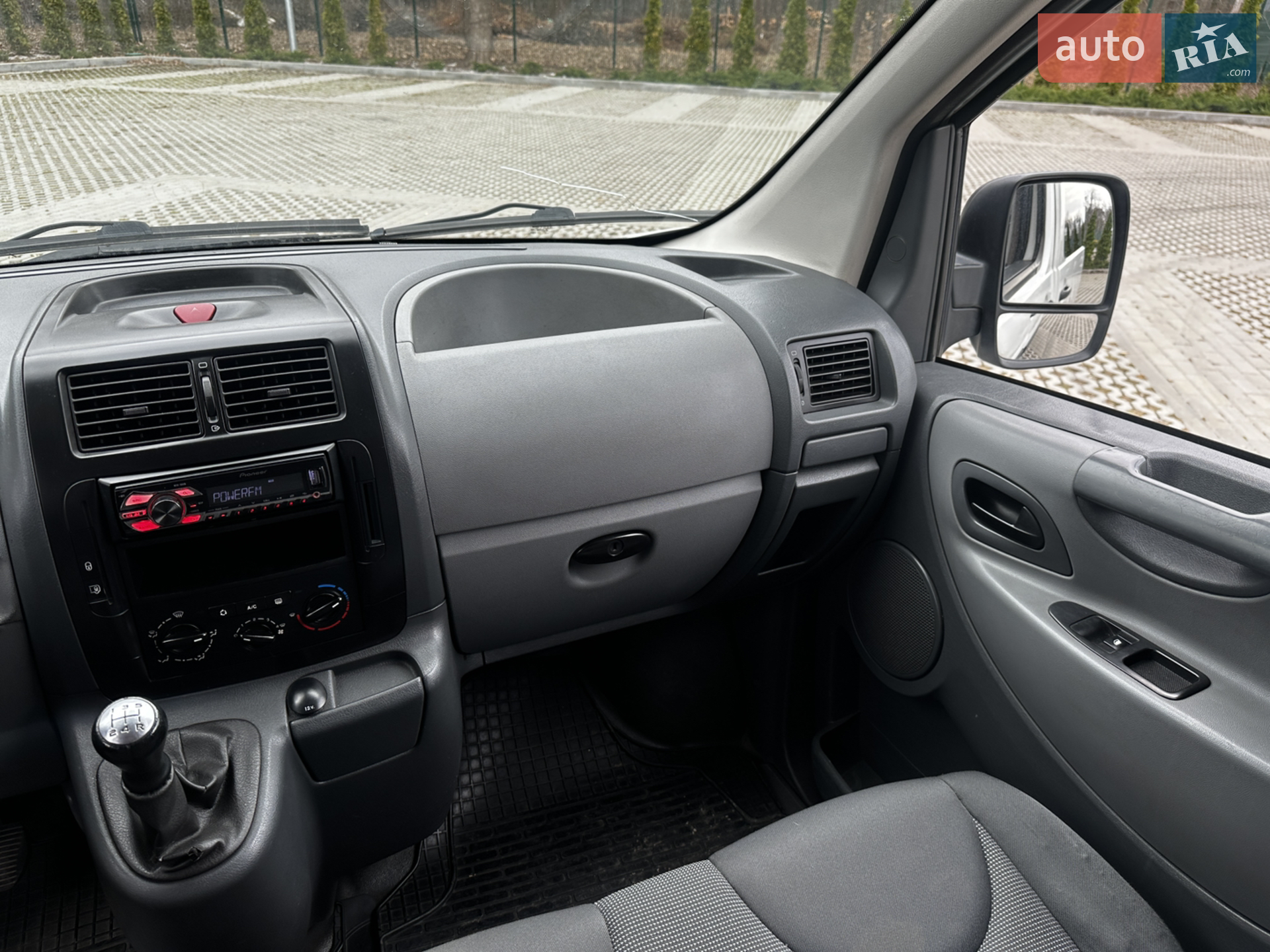 2010 Peugeot Expert - мініатюра 18