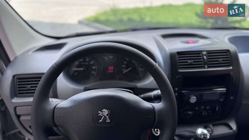 Мінівен Peugeot Expert 2012 в Івано-Франківську