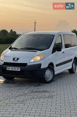 Мінівен Peugeot Expert 2007 в Скалаті