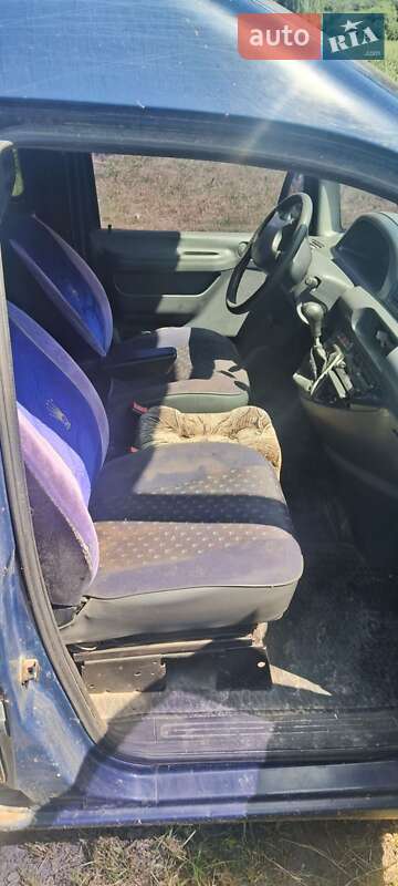 Минивэн Peugeot Expert 2002 в Шумске