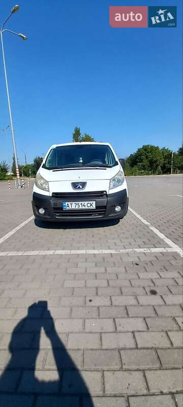 Вантажний фургон Peugeot Expert 2008 в Коломиї