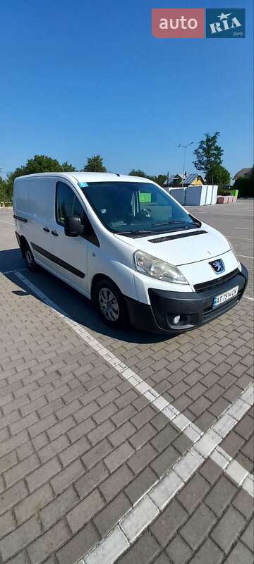 Вантажний фургон Peugeot Expert 2008 в Коломиї