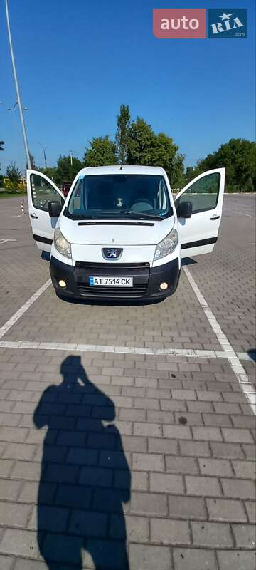 Вантажний фургон Peugeot Expert 2008 в Коломиї