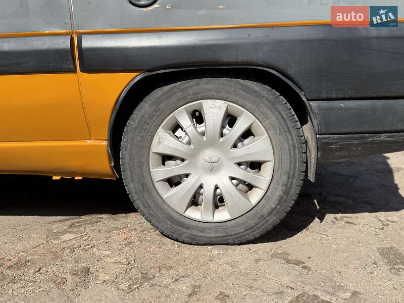 Минивэн Peugeot Expert 2005 в Корсуне-Шевченковском фото 12 Минивэн Peugeot Expert 2005 в Корсуне-Шевченковском