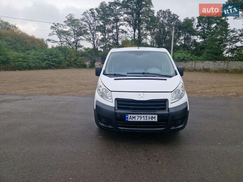 Грузовой фургон Peugeot Expert 2015 в 
