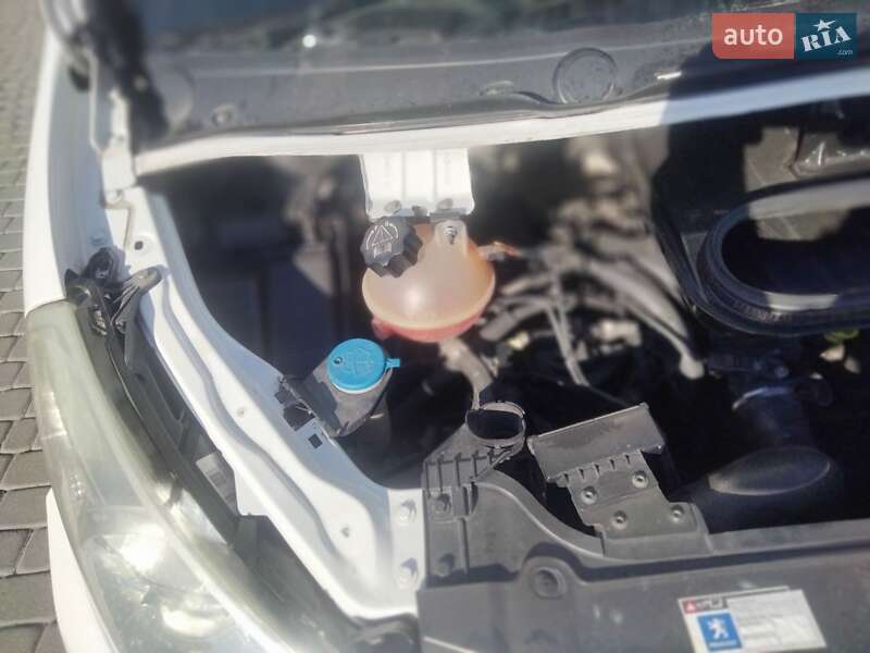 Мінівен Peugeot Expert 2008 в Тернополі фото 12 Мінівен Peugeot Expert 2008 в Тернополі