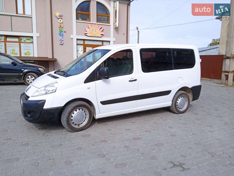 Минивэн Peugeot Expert 2009 в Гусятине