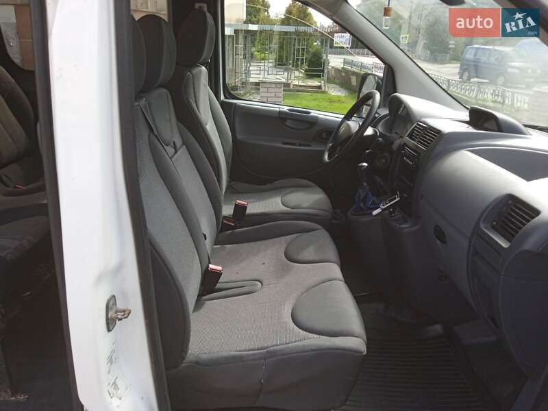 Минивэн Peugeot Expert 2009 в Гусятине