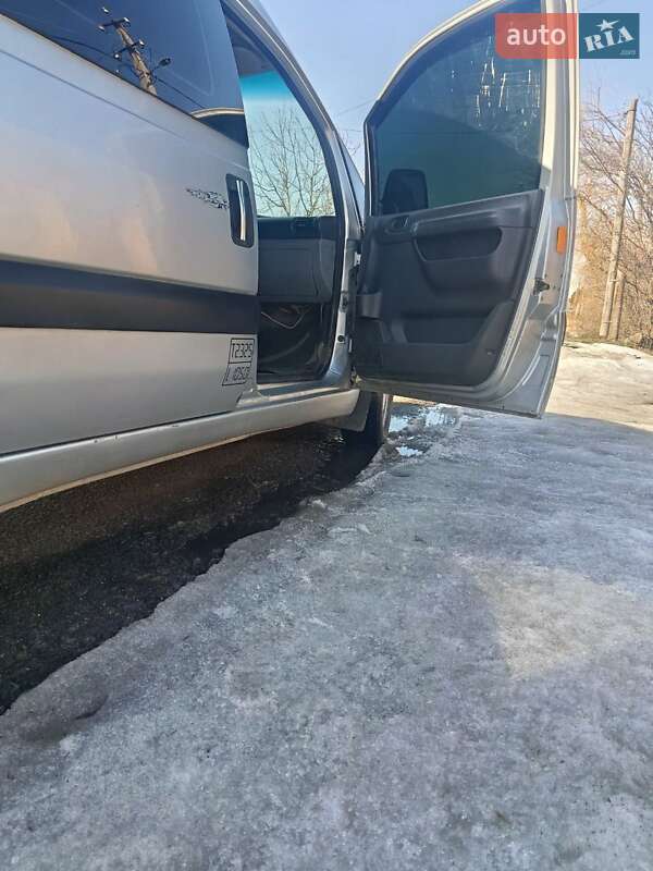 Минивэн Peugeot Expert 2005 в Крыжополе