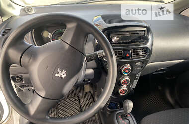 Хэтчбек Peugeot iOn 2011 в Ирпене