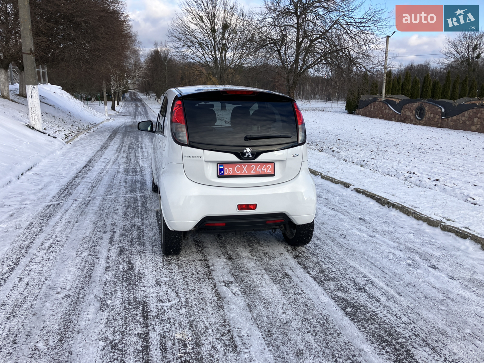 2012 Peugeot iOn - мініатюра 10
