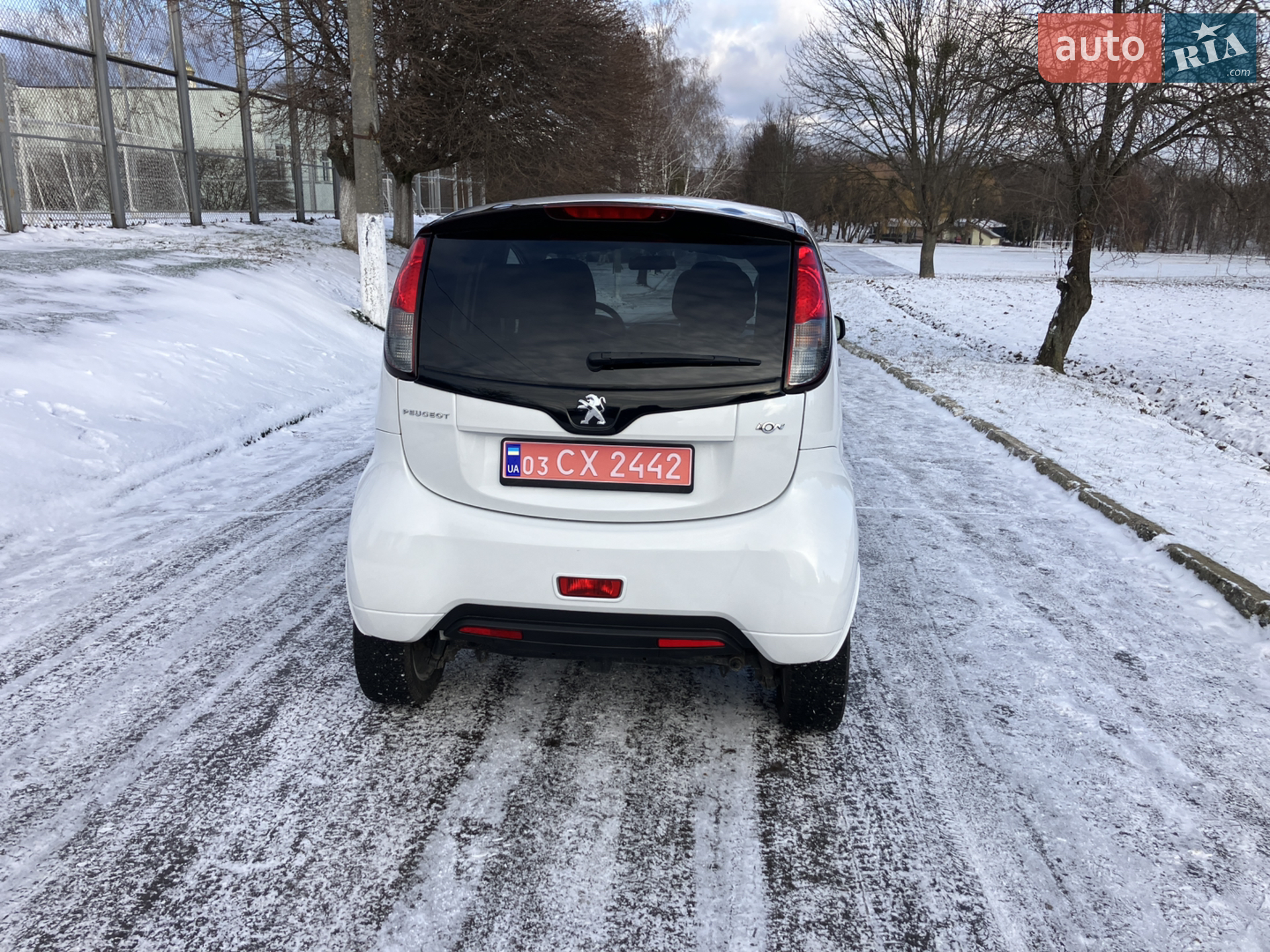 2012 Peugeot iOn - мініатюра 11