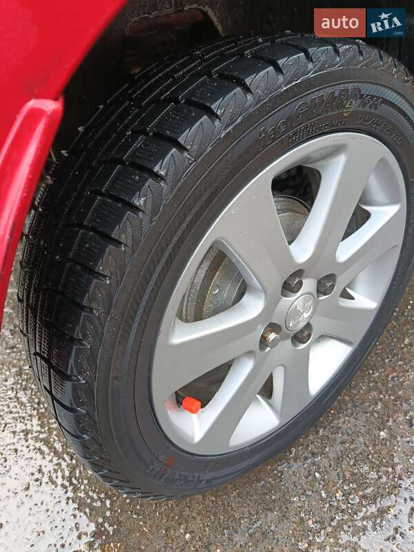 Хэтчбек Peugeot iOn 2011 в Виноградове фото 8 Хэтчбек Peugeot iOn 2011 в Виноградове