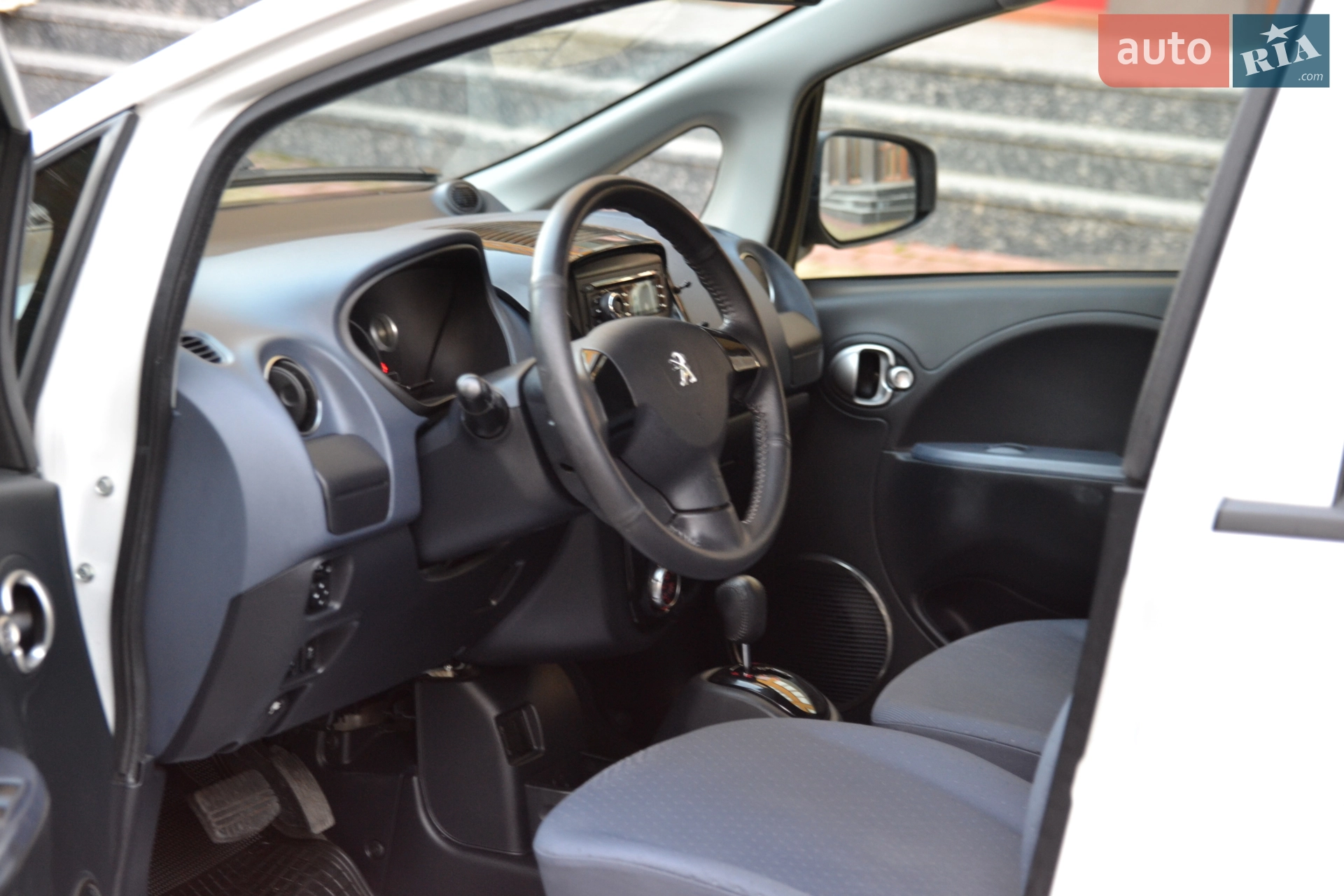 2012 Peugeot iOn - мініатюра 13