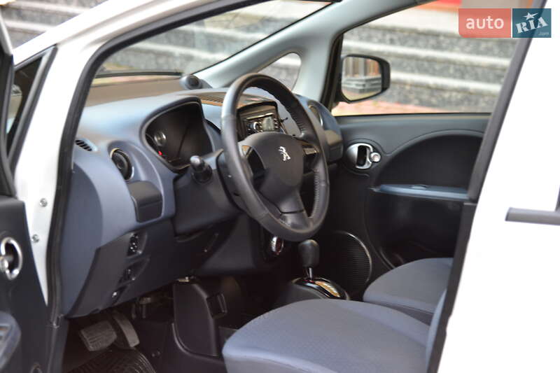 Хэтчбек Peugeot iOn 2012 в Луцке