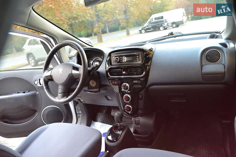 Хэтчбек Peugeot iOn 2012 в Луцке