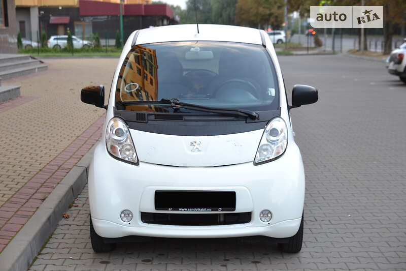 Хетчбек Peugeot iOn 2011 в Луцьку фото 3 Хетчбек Peugeot iOn 2011 в Луцьку