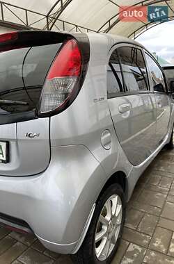Хэтчбек Peugeot iOn 2014 в 