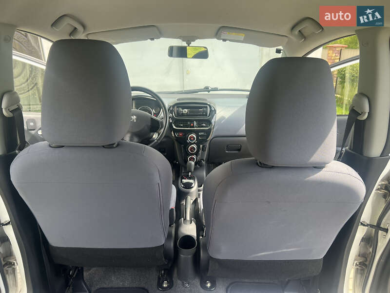 Хетчбек Peugeot iOn 2011 в Львові