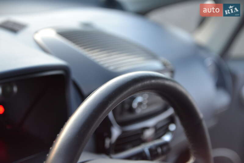Хетчбек Peugeot iOn 2012 в Луцьку