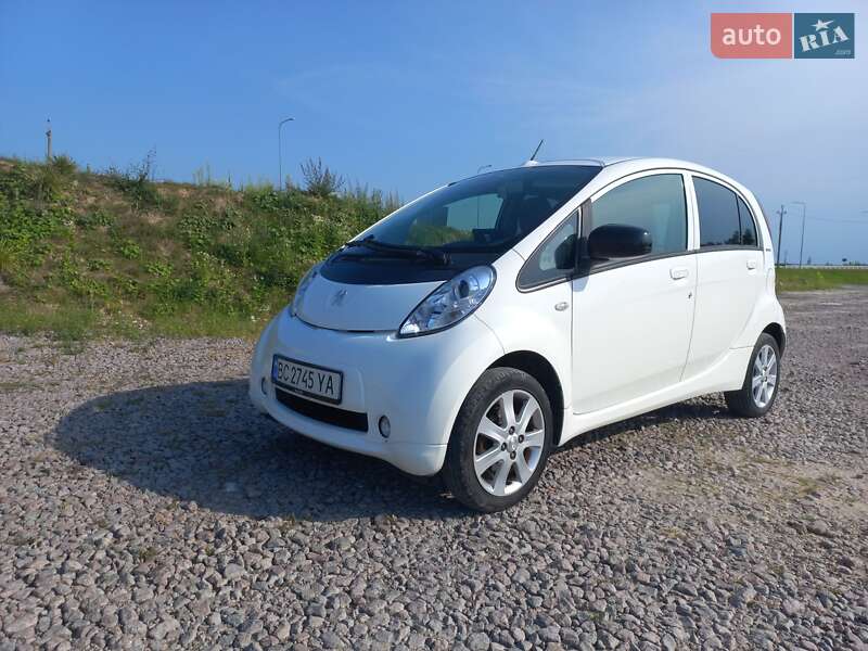 Хэтчбек Peugeot iOn 2011 в Львове