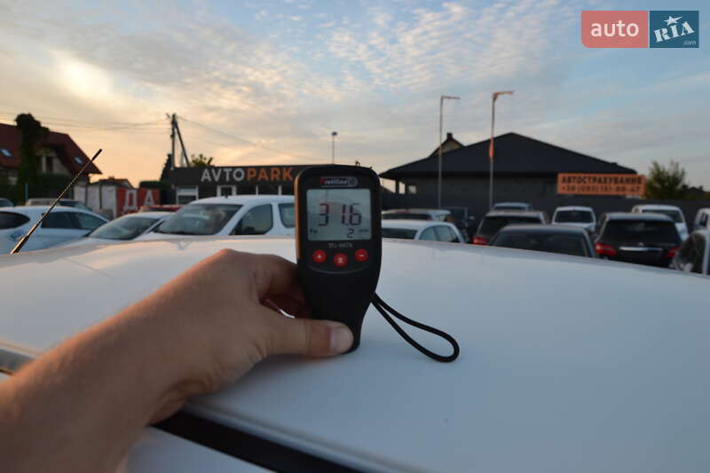 Хетчбек Peugeot iOn 2013 в Луцьку