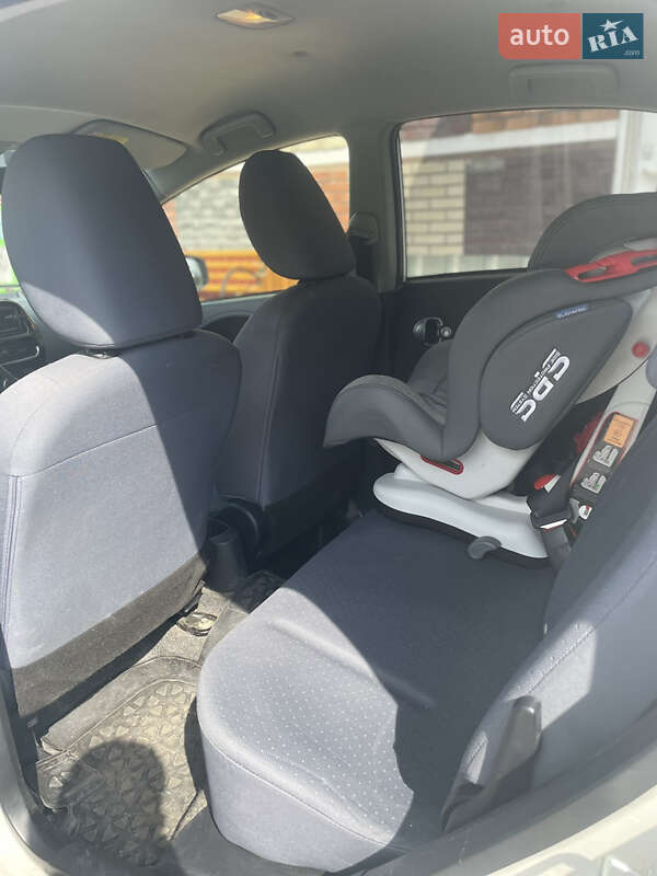 Хэтчбек Peugeot iOn 2012 в Славуте фото 6 Хэтчбек Peugeot iOn 2012 в Славуте