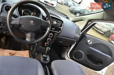 Хетчбек Peugeot iOn 2015 в Луцьку