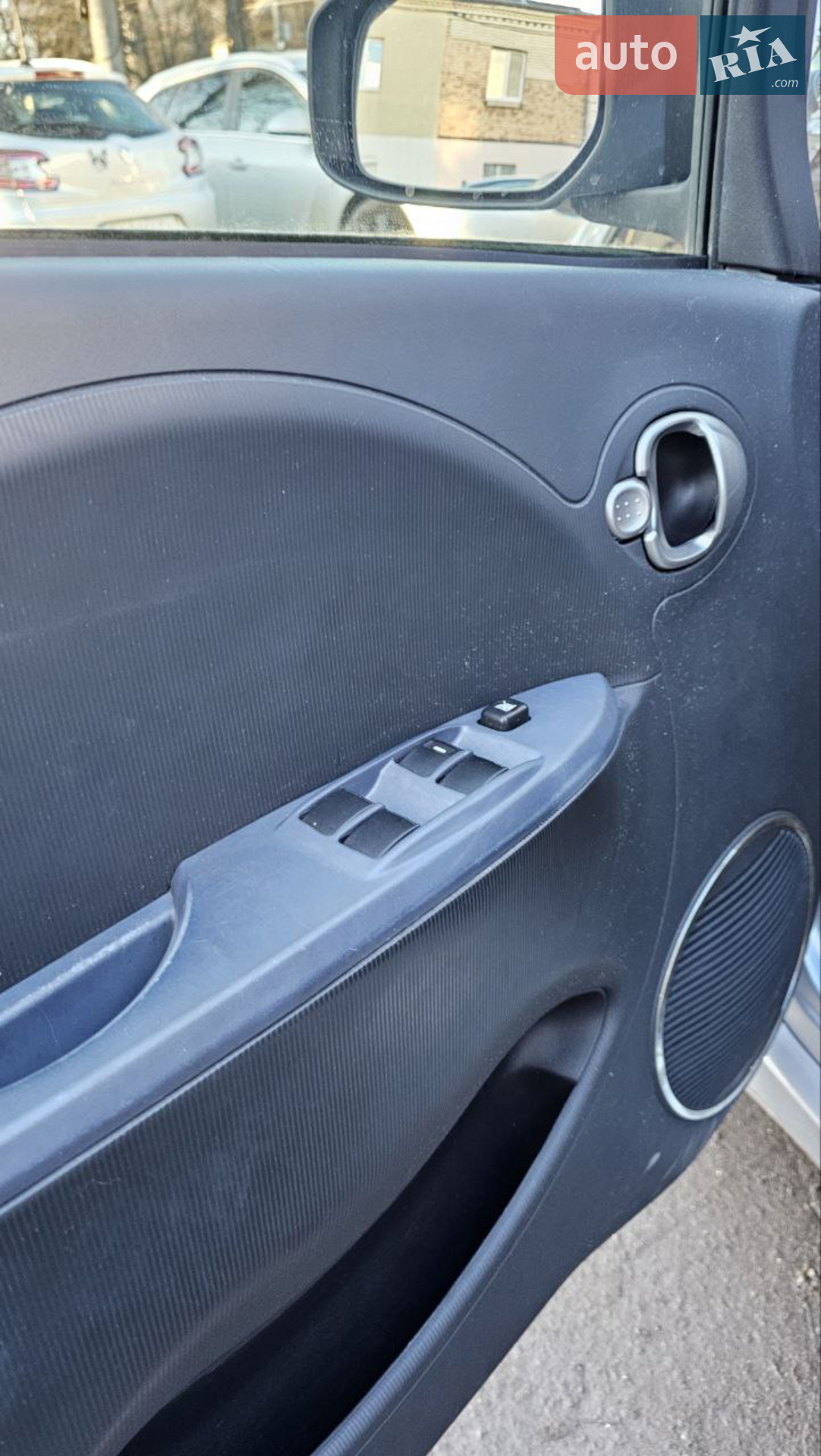 2015 Peugeot iOn - мініатюра 9