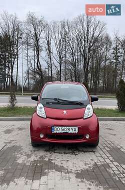 Хэтчбек Peugeot iOn 2017 в 