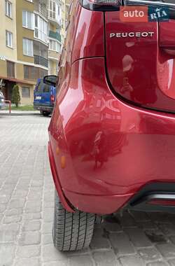 Хэтчбек Peugeot iOn 2017 в 