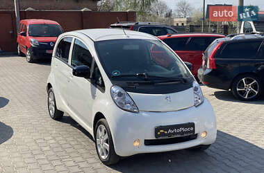Хетчбек Peugeot iOn 2011 в 