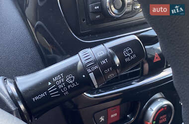 Хетчбек Peugeot iOn 2011 в 