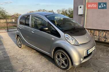 Хэтчбек Peugeot iOn 2014 в  фото 6 Хэтчбек Peugeot iOn 2014 в