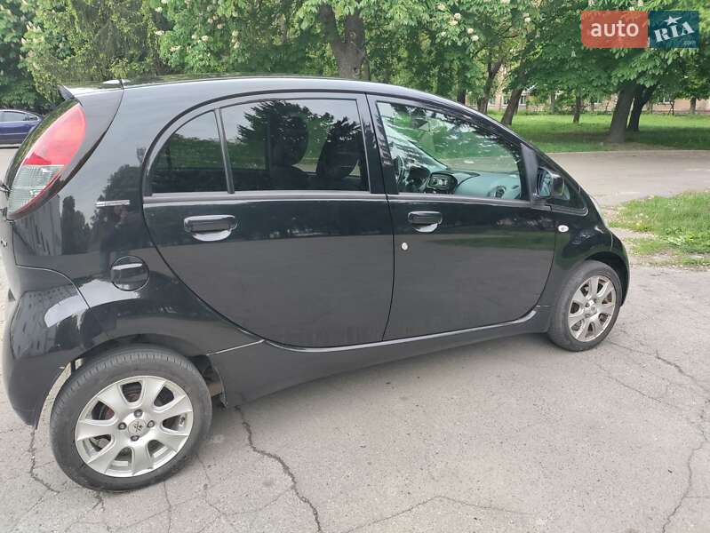 Хэтчбек Peugeot iOn 2011 в Ровно