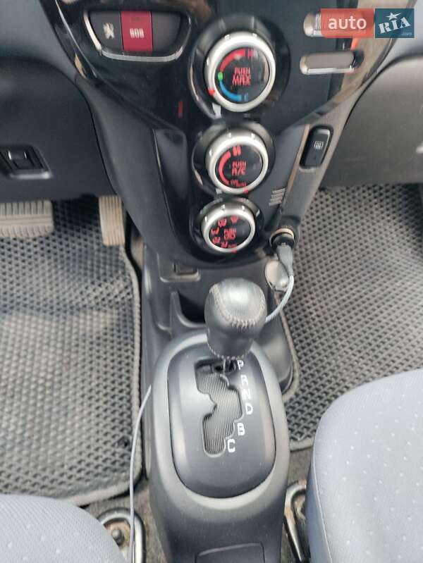 Хэтчбек Peugeot iOn 2011 в Ровно