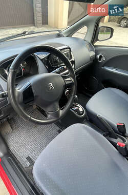 Хетчбек Peugeot iOn 2013 в 