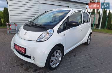 Хетчбек Peugeot iOn 2015 в Городку