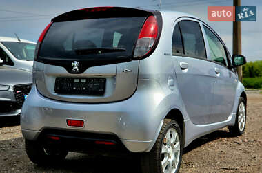 Хэтчбек Peugeot iOn 2017 в 