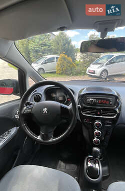 Хетчбек Peugeot iOn 2011 в 