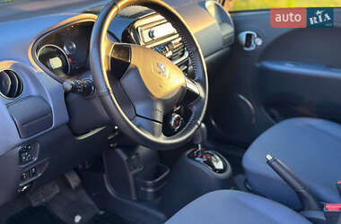 Хэтчбек Peugeot iOn 2016 в 