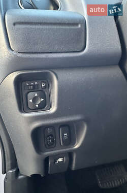 Хетчбек Peugeot iOn 2011 в 