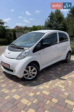 Хетчбек Peugeot iOn 2011 в Дніпрі