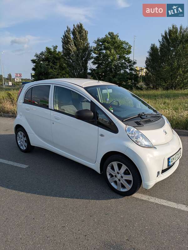 Peugeot iOn 2014