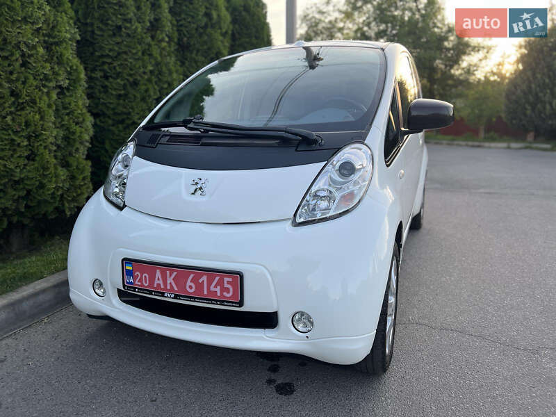Хэтчбек Peugeot iOn 2016 в 