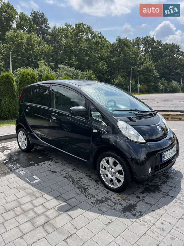Peugeot iOn 2011