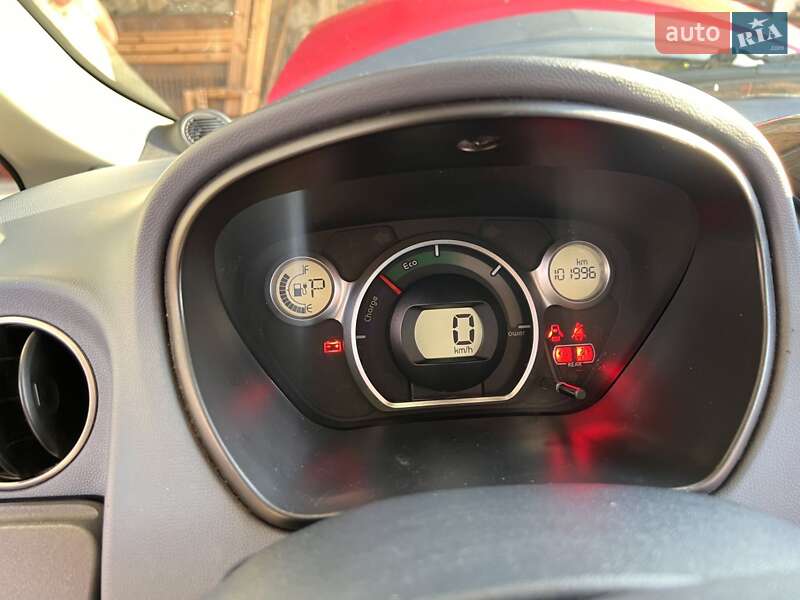 Хетчбек Peugeot iOn 2011 в Могилів-Подільському