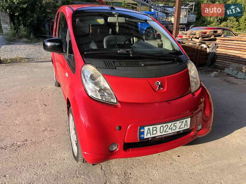 Peugeot iOn 2011 Peugeot iOn 2011