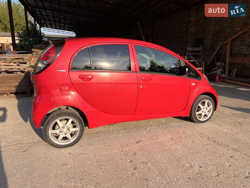 Хетчбек Peugeot iOn 2011 в Могилів-Подільському