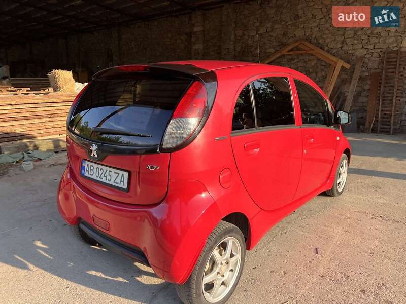 Хетчбек Peugeot iOn 2011 в Могилів-Подільському